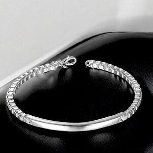 925 Sterling Silver Bracelet Glamorous Style.
